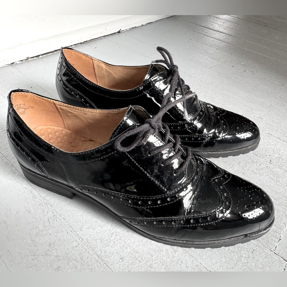 Caprice Patent Leather Oxford Shoes Size 39 US 9